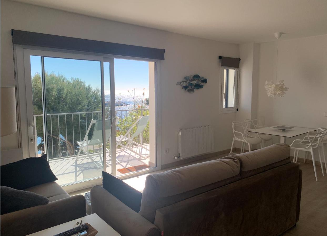 Magnific Apartament A Primera Linia De Mar サン・フェリウ・ダ・ギショルス エクステリア 写真